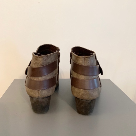 Tan Ankle Boots with Brown Buckle Design - Picture 5 of 6